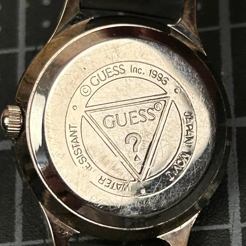 Vintage 1996 Guess Watch Black‎ Dial Roman Numeral Bezel Leather Strap 25mm